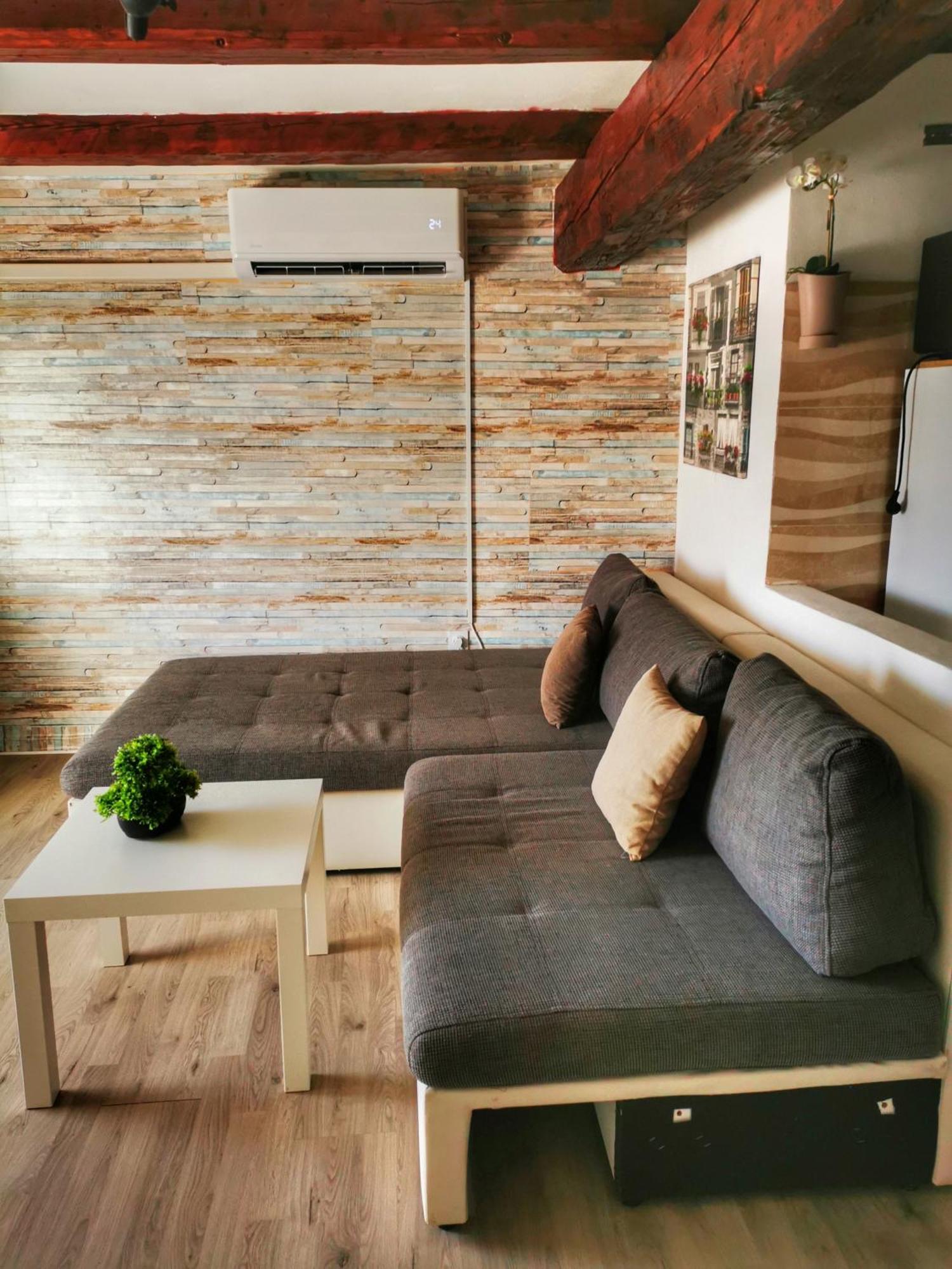 Attica Apartment 普拉 外观 照片